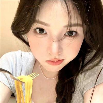 迎风伫立的狮子